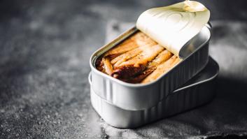 El riesgo silencioso que se oculta dentro de los frascos o latas de alimentos que no desprenden olor ni tienen sabor alguno