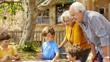 En Reino Unido se fijan en lo que ocurre con los abuelos en España: "No culpo a los padres por su frustración"