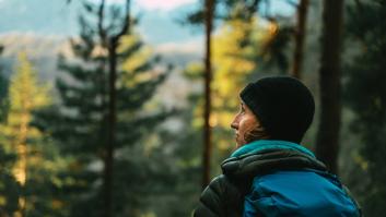 Un excursionista comparte su frustración ante la nueva moda en los senderos naturales: “La gente debería guardar esta basura en sus jardines”