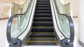 Sorpresa en las redes al descubrir la verdad sobre las escaleras mecánicas: "Pensaba que eran para limpiar zapatos"