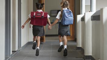 El motivo por el que preguntar "¿cómo te fue en el cole?" a niños y niñas tal vez no sea la mejor de las ideas