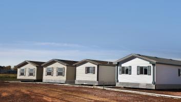 Compra dos casas prefabricadas en China por 13.500 euros, las construye en EEUU y ahora las alquila