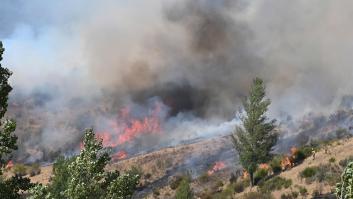 Realojados los vecinos de Berlanga del Bierzo (León) tras quedar controlado el incendio