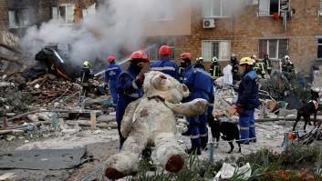 España convoca al jefe de negocios de la embajada rusa en protesta por el ataque en Kiev: dañó la sede de la UE y mató a 24 civiles
