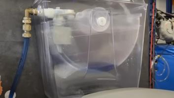 Un fontanero diseña el revolucionario aparato con el que reutilizar el agua potable del váter: permite ahorrar 235 euros anuales por familia