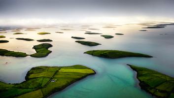 Ganas 80.000 euros, no pagas alquiler, pero te tienes que ir lejos de España para tener los privilegios de estas islas remotas