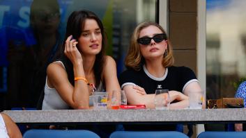 Chloë Grace Moretz y Kate Harrison se han casado: del vestido azul de la actriz a los detalles más originales de la boda