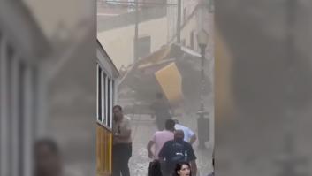 Las imágenes momentos después del trágico accidente del emblemático funicular de Gloria en Lisboa