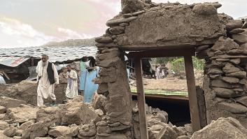 Muchos rescatistas hombres no ayudaron a salvar a las mujeres atrapadas tras el terremoto de Afganistán
