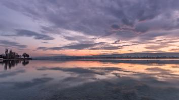 Lanzaron esferas de hormigón de 3 metros al lago, la prueba fue un éxito y ahora planean lanzar versiones de 30 metros