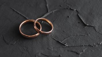 Una novia 'desinvita' de su boda a su hermanastra adulta después de que esta exigiera ser la niña de las flores en vez de su sobrina de 8