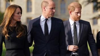 El príncipe Guillermo y Kate Middleton frente al príncipe Harry: homenajean a Isabel II cerca, pero cada uno por su lado