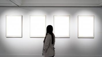 Una niña daña una escultura de 30.000 euros al trepar por ella para intentar dibujar sobre un cuadro valorado en 200.000 euros