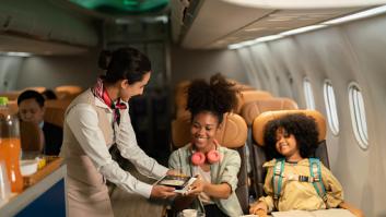 Todos los artículos y detallitos que normalmente puedes pedir gratis si estás volando en clase económica