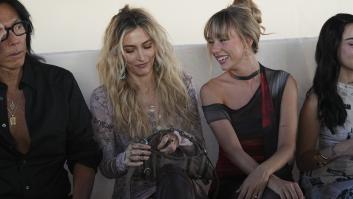 El antes y el después de Paris Jackson y Ester Expósito: historia de un reencuentro que ha acabado con peineta a los 'haters'