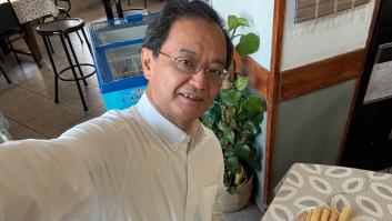 El embajador de Japón en España se corona al enseñar lo que ha hecho en el Día Internacional del Chocolate