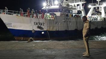 Rescatan a tres tripulantes españoles tras hundirse un pesquero gallego en Mauritania