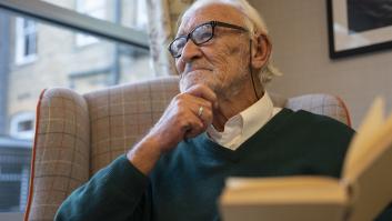 Se van evaporando las posibilidades de llegar a los 100 años: un estudio afirma que hemos superado el punto máximo de la longevidad