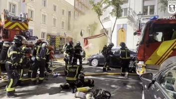 Dos bomberos heridos graves al extinguir un incendio en un restaurante de Chamberí (Madrid)