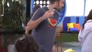 La camiseta de uno de los profesores de 'OT 2025' está causando sensación por su mensaje oculto