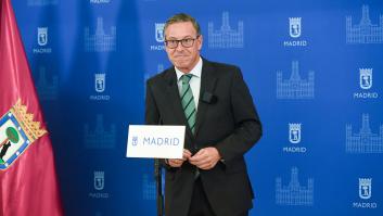 El escritor Rafael Narbona es demoledor con Alfonso Serrano por llamar "gentuza" a los manifestantes de La Vuelta