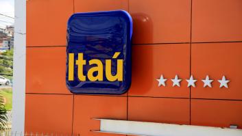 Un banco en Francia despide a 1.000 empleados tras monitorizar sus ordenadores y acusarles de tomarse las cosas con calma