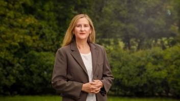 Luz Gabás: "Veo Estados Unidos con tristeza y polarizado, como España. Lo que vivimos es impensable para una sociedad occidental que debería tener más cultura"