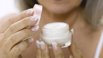 La OCU analiza cremas antiarrugas y 'salva' a dos: una se encuentra en supermercados por 4 euros