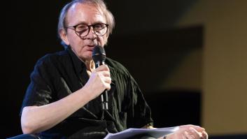 Preguntan al escritor francés Michel Houellebecq por todo el lío con María Pombo y el debate sobre no leer: sorprende su respuesta