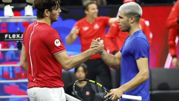 Carlos Alcaraz va a empezar su partido en la Laver Cup y llama mucho la atención ver quién salta a la pista