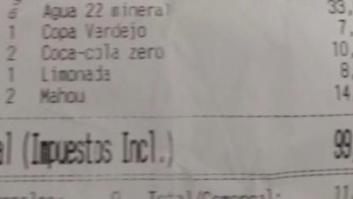 Van a un restaurante solo a tomar algo y lo que le cobran extra en la cuenta va a generar un buen lío