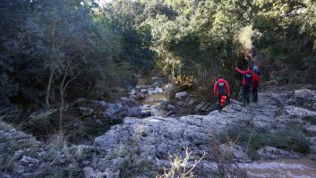 Amplían la búsqueda del hombre que arrastró la riera en Barcelona tras hallar el cadáver de su hijo
