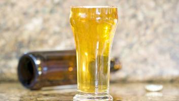 Un dueño de un bar de Benidorm advierte sobre las pintas atractivas a precios bajos: "Basura química horrible"