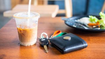 Un cliente pide la clave del wifi del bar y cuando la camarera se la dice él se va indignado: la palabra tenía tela