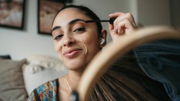 Una experta señala los errores al maquillarte que pueden sumarte 10 años de un plumazo