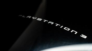 Su jefe le regala una PS3 que llevaba en su ático durante 6 años, pero no es un modelo cualquiera