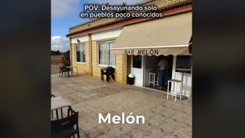 Va a un bar de "un pueblo desconocido" y pide un café y una tostada de jamón: lo que le sirven y le cobran se comenta en media España