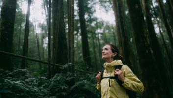 Hacer senderismo está de moda y el senderismo japonés por intervalos y el urbano son tendencia