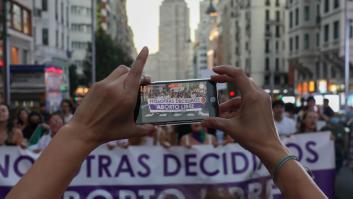 Encuesta | ¿Crees que el derecho al aborto debería estar incluido en la Constitución española?