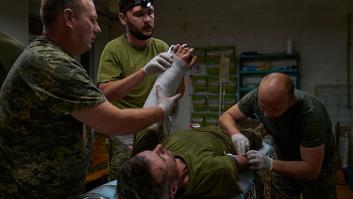 Un "ataúd sobre ruedas" rescata a un soldado ucraniano herido y atrapado en la zona de la muerte durante 33 días