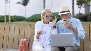 Ni carteristas ni el trilero: estas son las estafas actuales que intentan engañar a los viajeros del Imserso en 2025