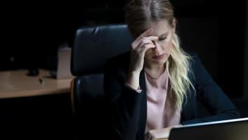 La directora de una empresa alerta de este síndrome común: "Las empresas lo asocian a dedicación al trabajo"
