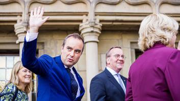 Lecornu pide a Macron que nombre a un nuevo primer ministro en 48 horas pero rechaza volver al cargo