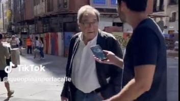 Paran a un señor para entrevistarlo por la calle y muchos le afean que no sepa quién es