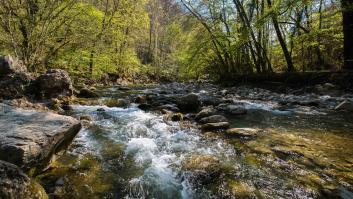 Despliegan a veinte rescatadores para buscar a un corredor perdido en las montañas y lo encuentran en su casa