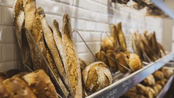 Baja a la cafetería de debajo de su casa en Madrid a comprar pan y el precio casi le arruina el mes
