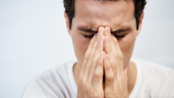 Un finlandés deja su móvil en el techo de su coche en España y arrancan los problemas: "Me pregunto cómo se las arreglan las personas mayores"