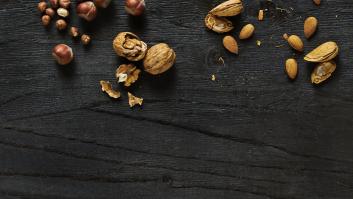 Los jardineros avispados nunca tiran las cáscaras de los frutos secos: son una barrera física frente a las plagas