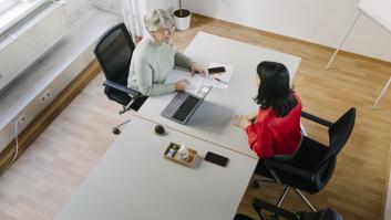 Un experto en entrevistas de trabajo revela la reacción sublime si un reclutador te hace la "prueba del desayuno"