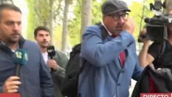 Koldo se enfada con los periodistas a las puertas del Supremo por un golpe con una cámara: "Os pido que no me agredáis"